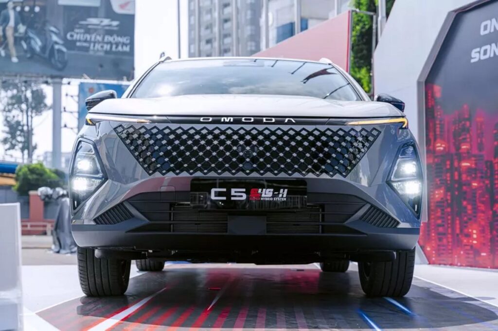 Omoda C5 SHS-H ra mắt Việt Nam: Tiêu thụ chỉ 4,9L/100 km