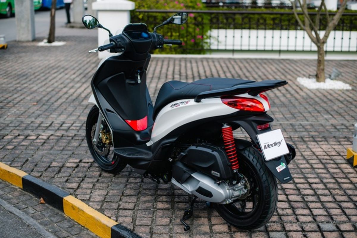 Piaggio Medley 2026: Đánh giá chi tiết và giá bán