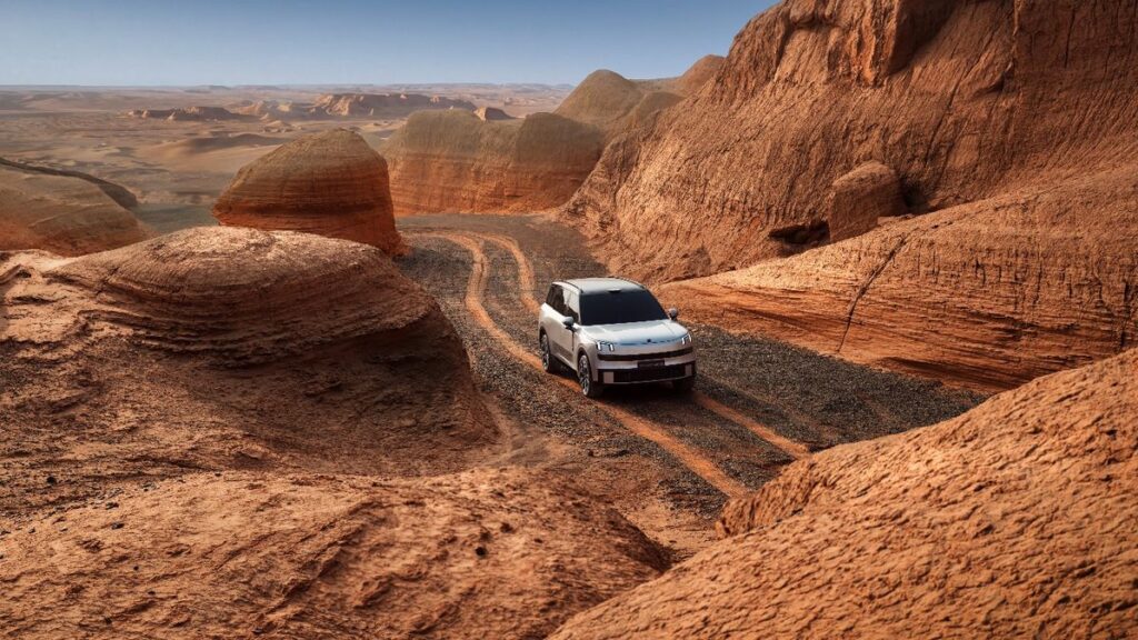 Những công nghệ an toàn cao cấp trên SUV Lynk