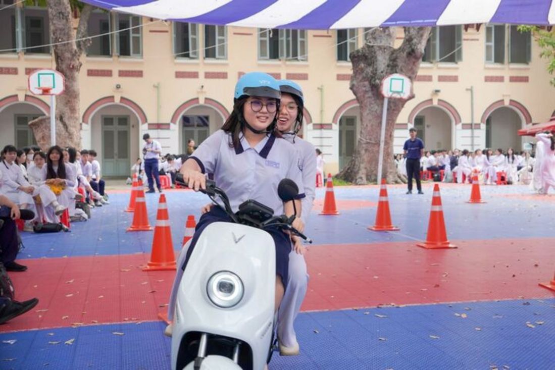 Đánh giá xe điện VinFast ZGoo: Nhỏ gọn, an toàn cho học sinh