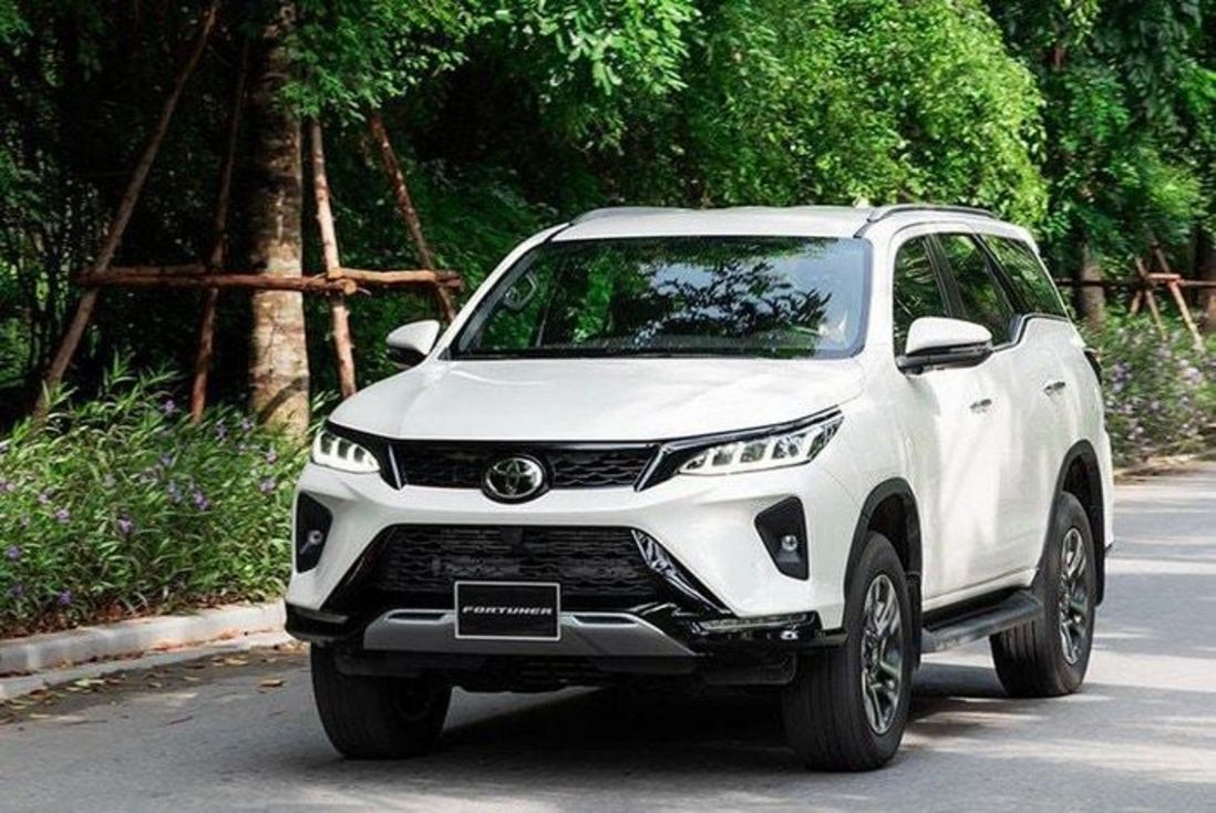 Bảng giá xe Toyota Fortuner 2026 và thông số kỹ thuật mới