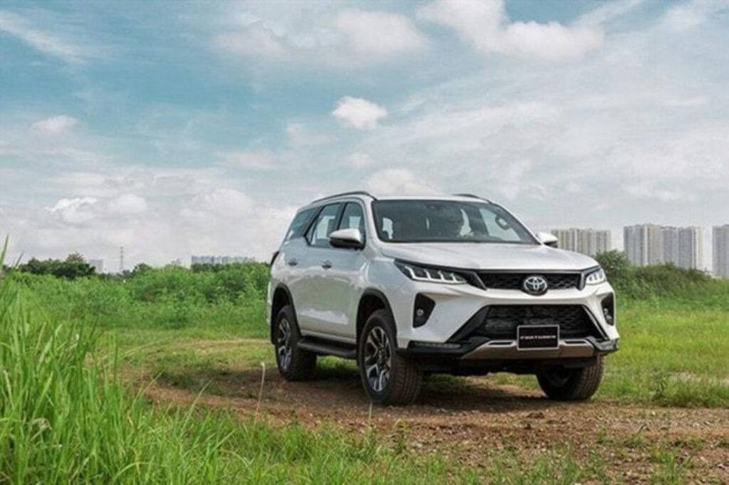 Bảng giá xe Toyota Fortuner 2026 và thông số kỹ thuật mới
