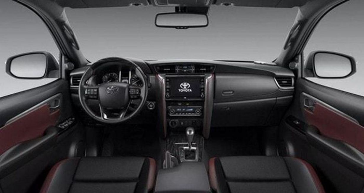 Bảng giá xe Toyota Fortuner 2026 và thông số kỹ thuật mới