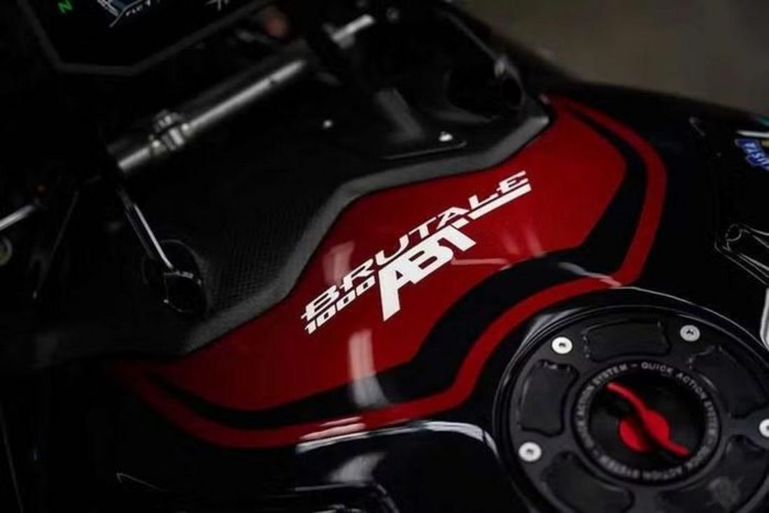 Siêu môtô MV Agusta Brutale 1000 ABT có giá hơn 1,2 tỷ