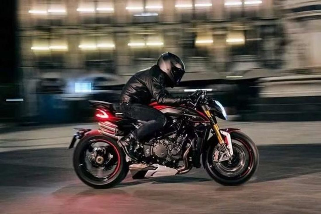 Siêu môtô MV Agusta Brutale 1000 ABT có giá hơn 1,2 tỷ