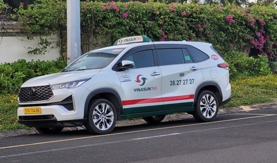 Cách xe hybrid Toyota thay đổi trải nghiệm của người dùng Việt