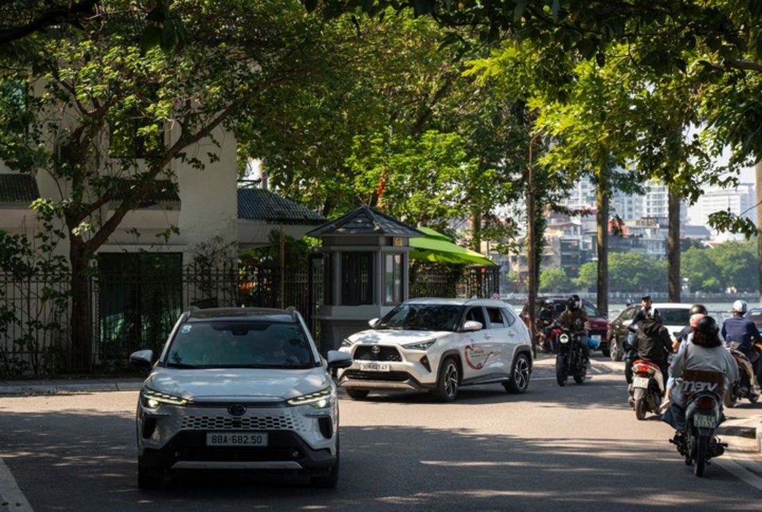 Cách xe hybrid Toyota thay đổi trải nghiệm của người dùng Việt