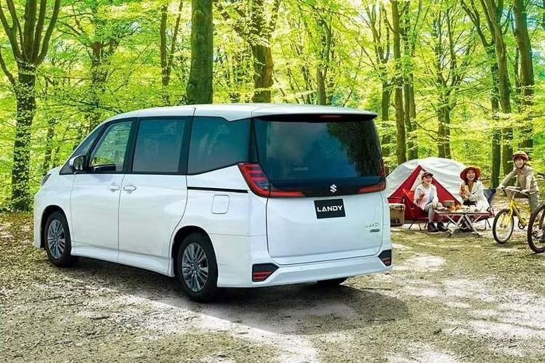 Suzuki Landy 2026 ra mắt: chỉ có bản hybrid, giá từ 769 triệu