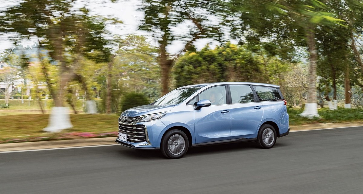 MG G50 di chuyển trên đường