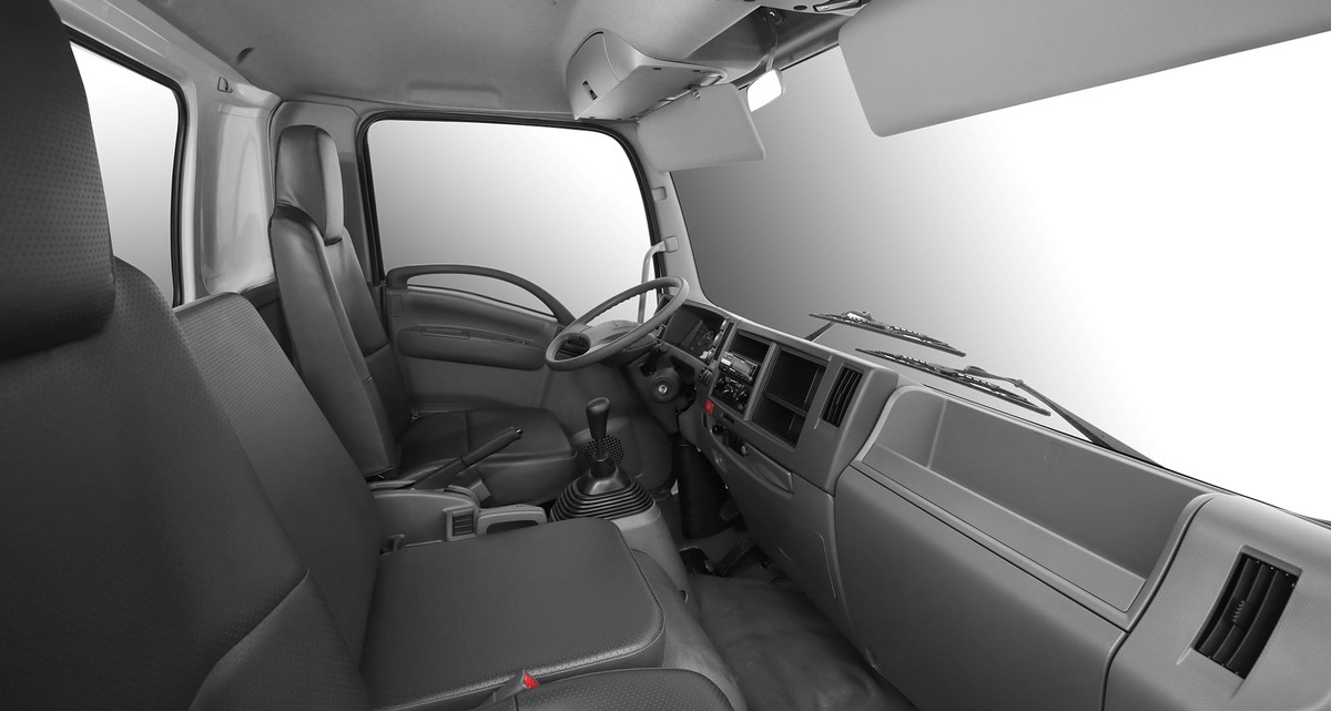 Khoang cabin xe tải Isuzu F-Series
