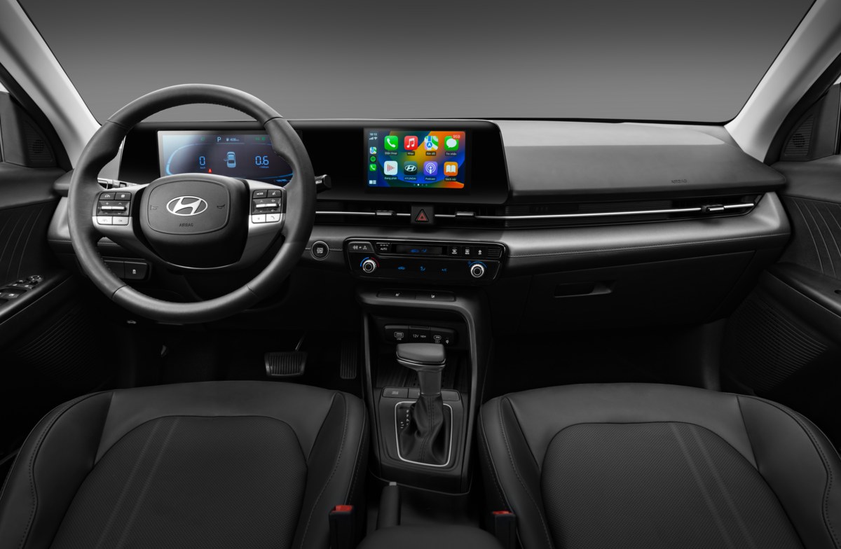 Khoang lái và bảng taplo của New Hyundai Accent