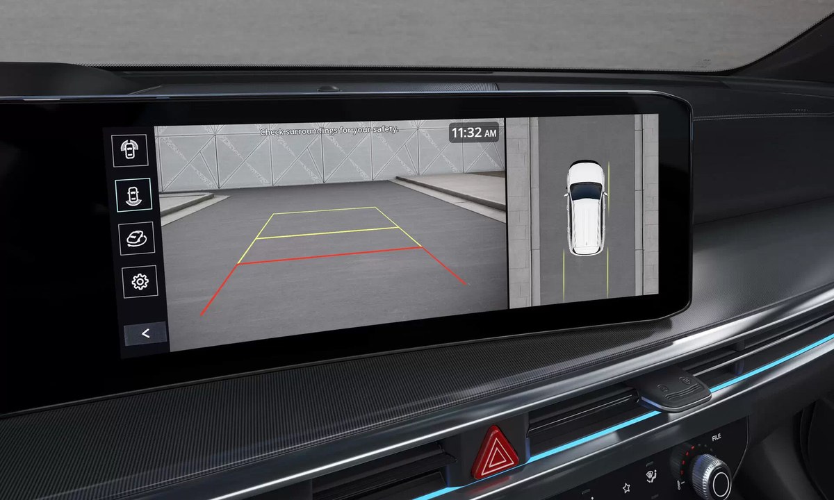 Màn hình hiển thị camera toàn cảnh trên New Sorento
