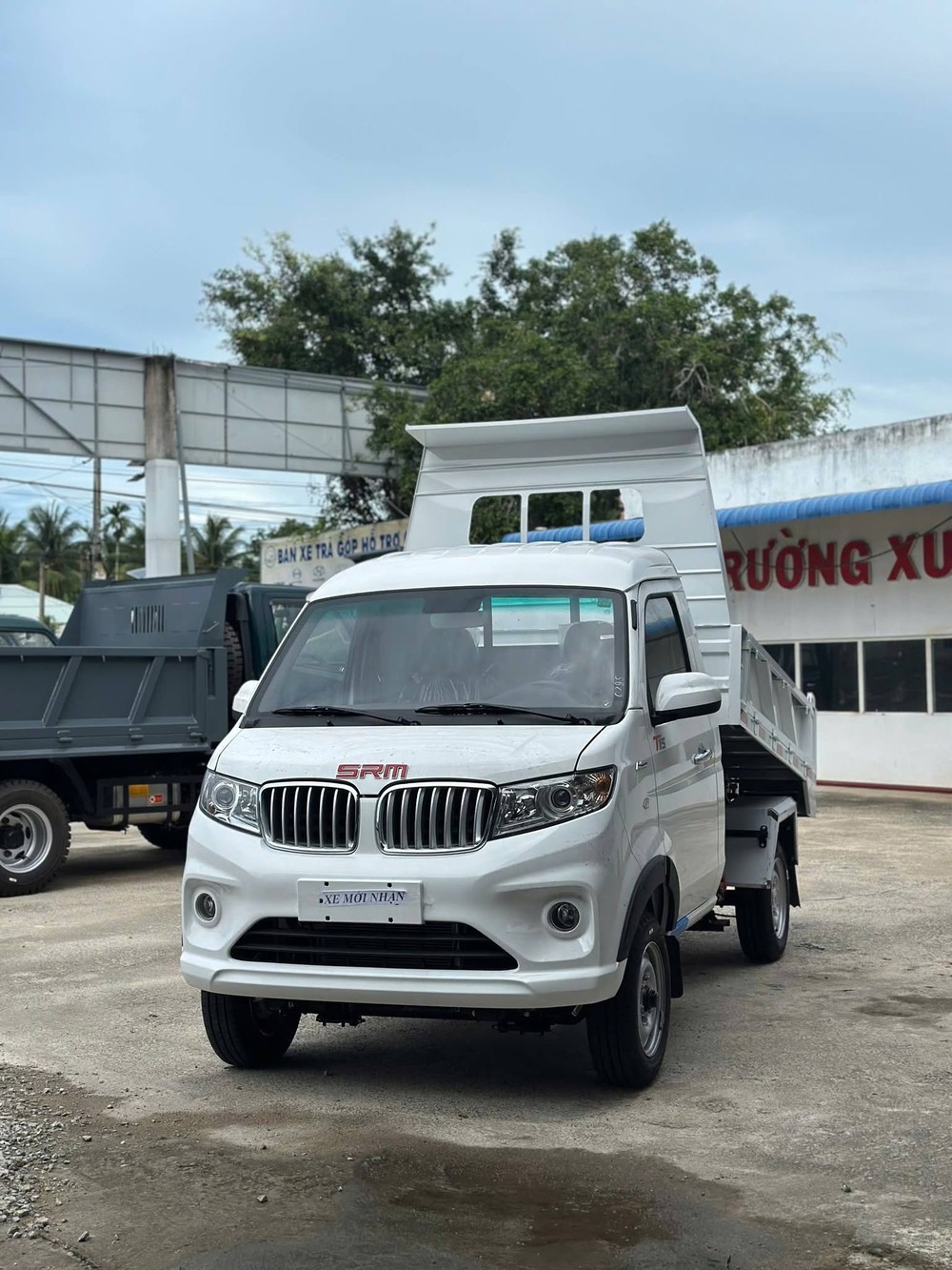 Đầu xe SRM T15 bản ben nhìn chính diện